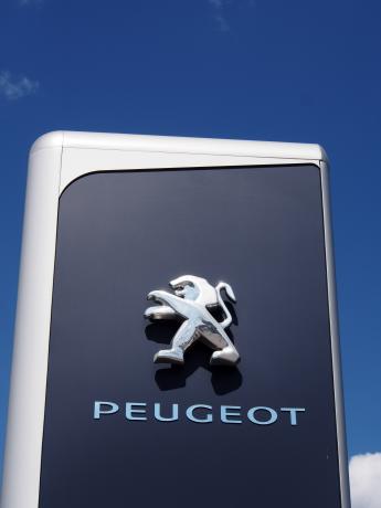 emblème de la marque Peugeot